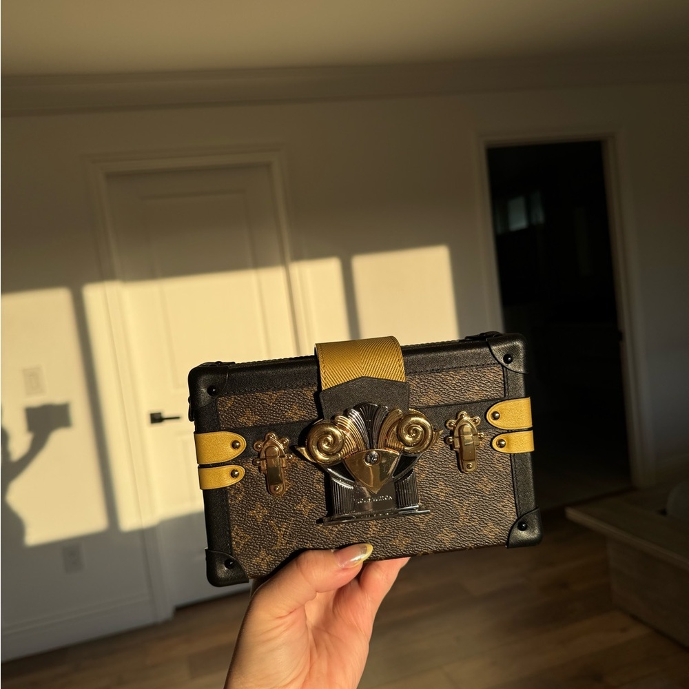 Louis Vuitton LV brown monogram petite malle trunk clutch with strap